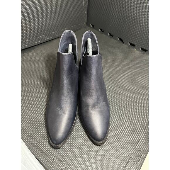 FREE PEOPLE Charm Double V Navy Blue Leather Ankle Boots Size 37.5 US 7 - Picture 2 of 8